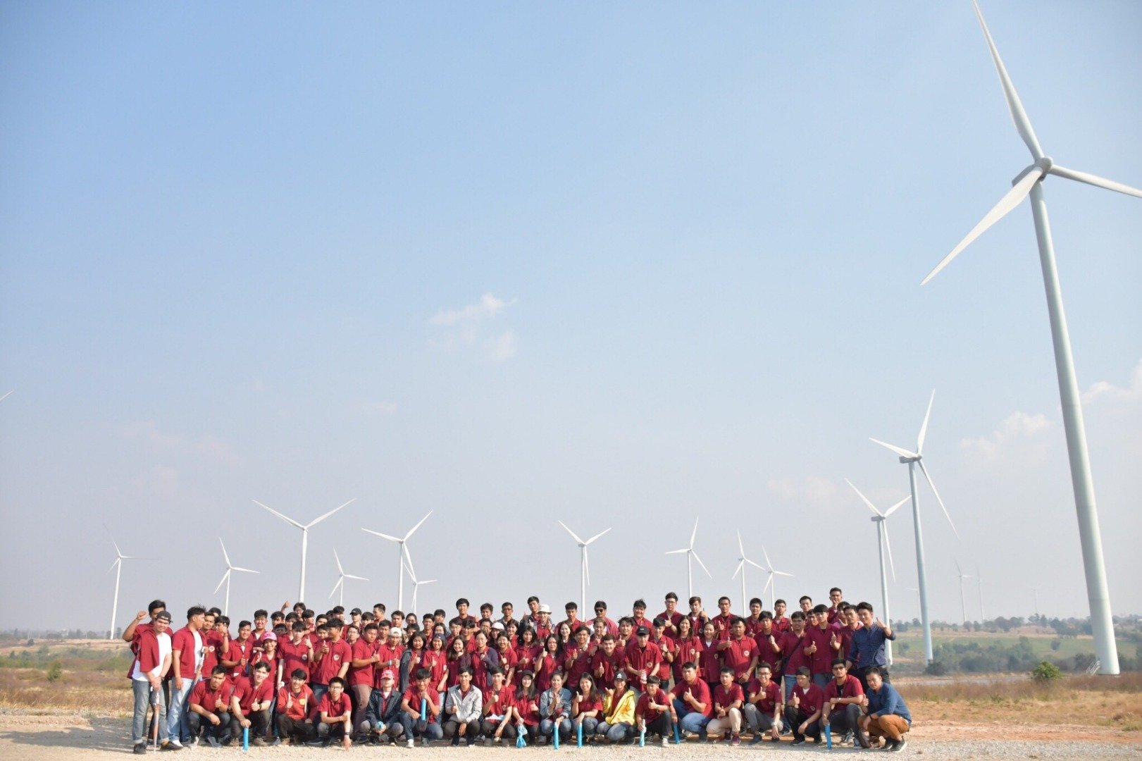 Teachers and students majoring in Electrical Engineer from faculty of Engineering, Maha Sarakham University visited windmill powered factory Sub Plu 1,2 and Wayuwind Farm, Pattanalom company