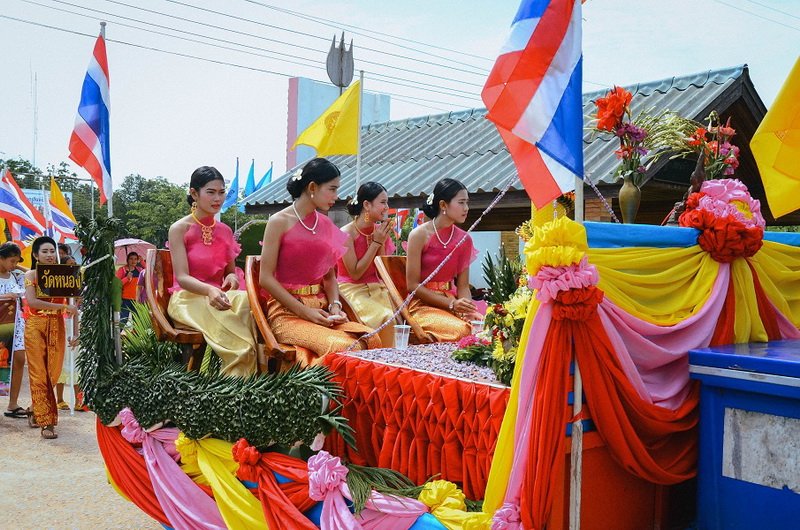 Candle Offering Project by Huay Bong for the year 2016