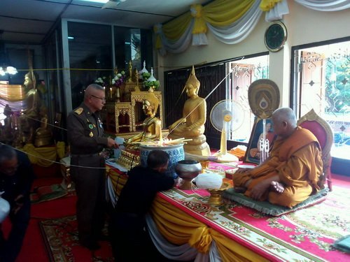 GUNKUL Co-Hosted the Robe Offering Ceremony at Wat Sawatwaree Simaram