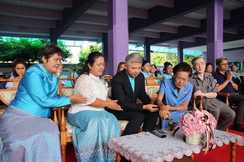 GUNKUL'S Management Awarded The "PETCH GUNKUL" Scholarship for the Year 2018 at Wat Noi Noppakun School