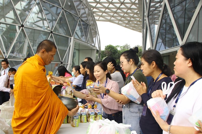 GUNKUL Joined Force with Pearl Bangkok to Make Merit on the Occasion of Makha Bucha Day